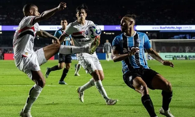 Grêmio perde de virada para o São Paulo no MorumBis