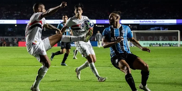Grêmio perde de virada para o São Paulo no MorumBis