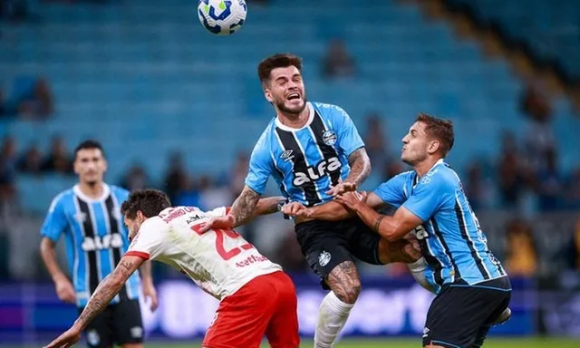 O ponto somado em casa fez o Grêmio pular momentaneamente para a 14ª colocação. (Foto: Richard Ducker)