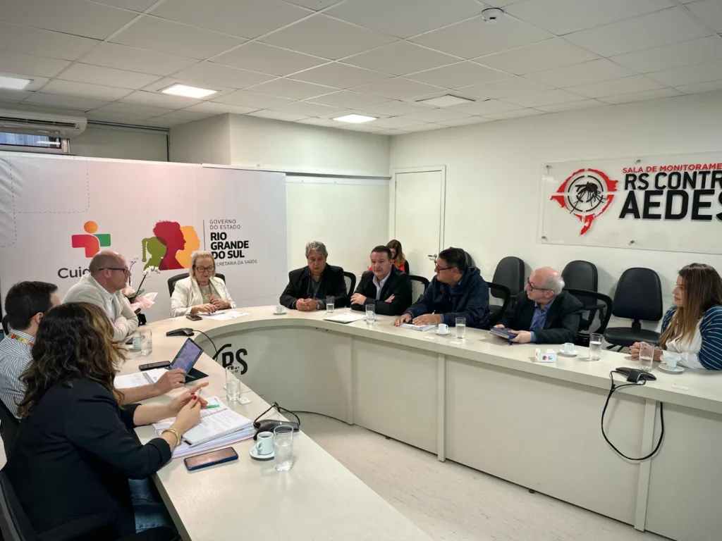 Prefeito Nestor Tissot e o secretário da Saúde, Jeferson Moschen, participaram de uma reunião com a secretária Estadual, Arita Bergmann. (Foto: Divulgação)