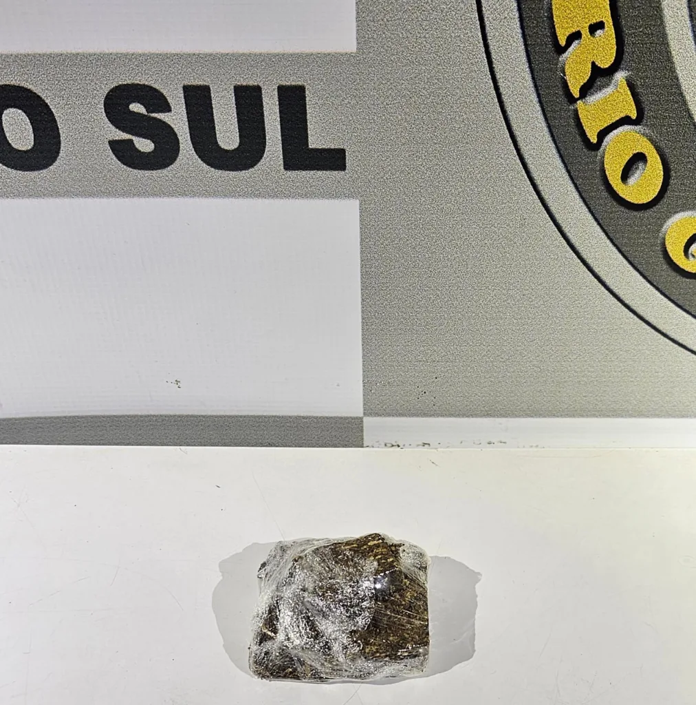 Suspeito de assaltos e tráfico é preso e solto no mesmo dia em Guaporé
