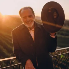 Rômulo construiu uma carreira sólida no Direito, com escritório ativo em Bento Gonçalves, e marcou gerações com seu compromisso ético, sua escuta atenta e seu amor pela vida (Foto: Arquivo Pessoal)