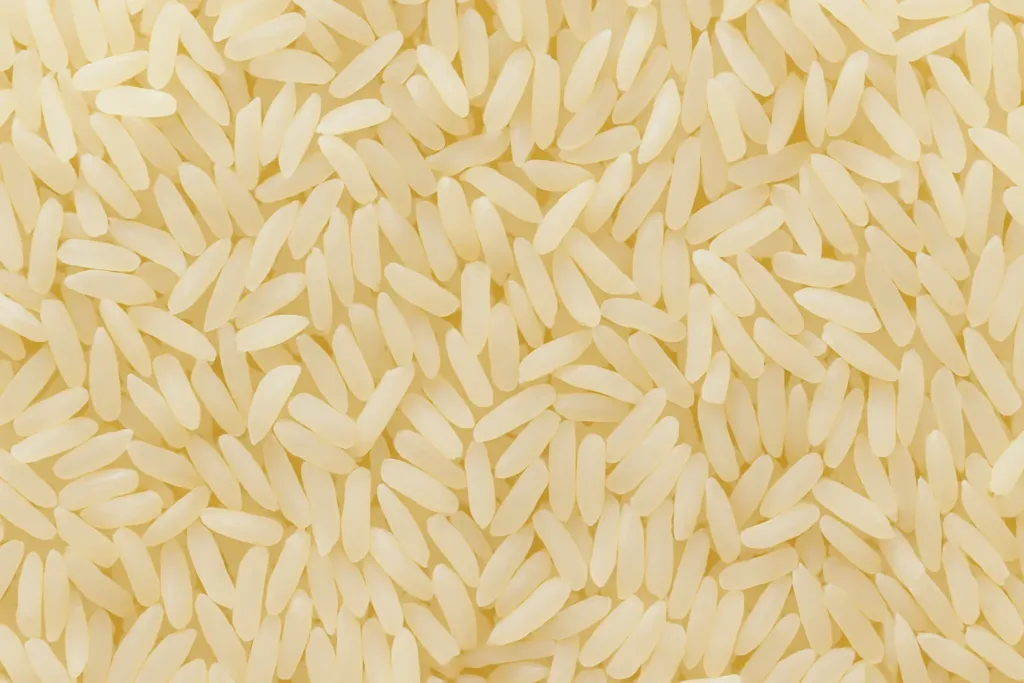 Truque com arroz cru para eliminar umidade de armários e gavetas