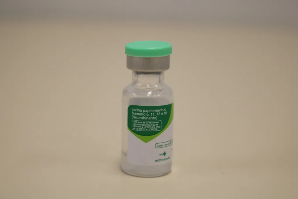 Campanha para vacinar jovens de 15 a 19 anos contra o HPV começa na segunda-feira (05). Foto: Rafael da Silva Carvalho/Divulgação.