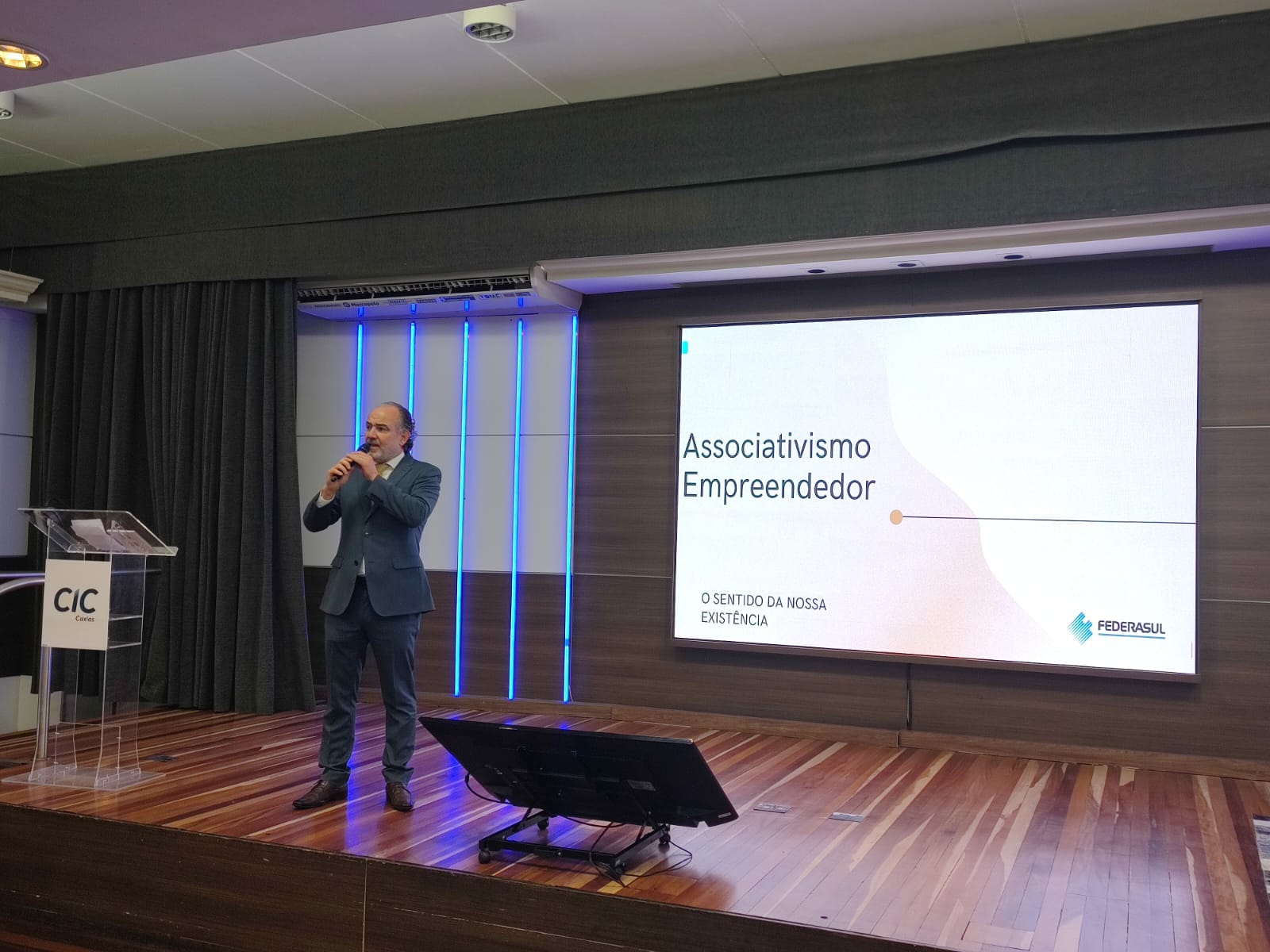 Na CIC Caxias, presidente da Federasul defende mobilização da opinião pública para romper ciclo de retrocessos no Brasil