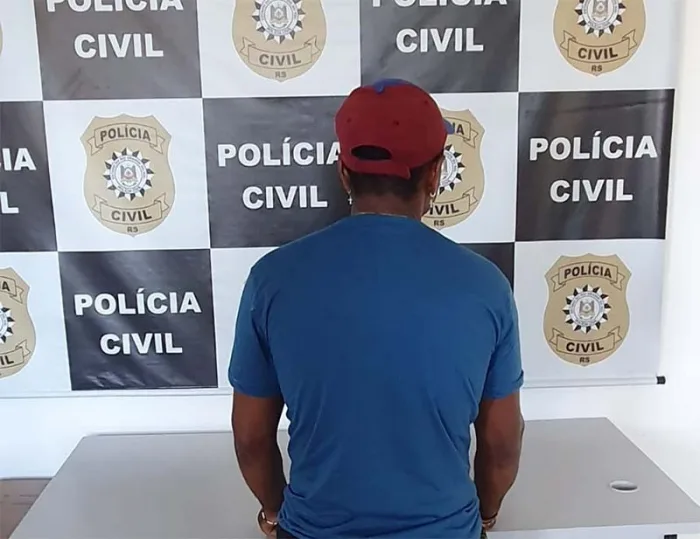 Vizinho da vítima e amante da mulher foi preso em 11 de janeiro de 2023 (Foto: PC/Divulgação)