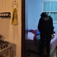Quatro pessoas são presas em Bento Gonçalves por envolvimento em golpe de sextorsão