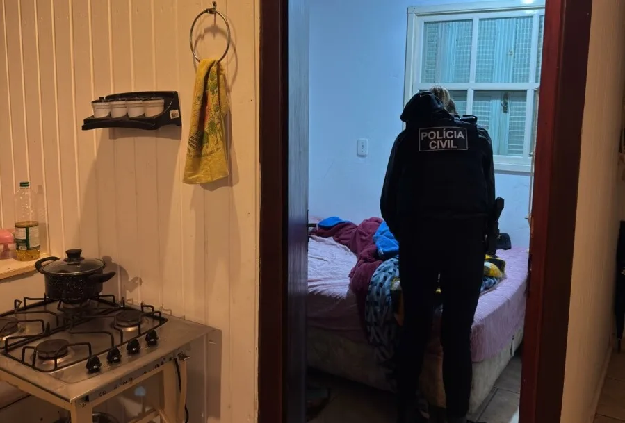 Quatro pessoas são presas em Bento Gonçalves por envolvimento em golpe de sextorsão
