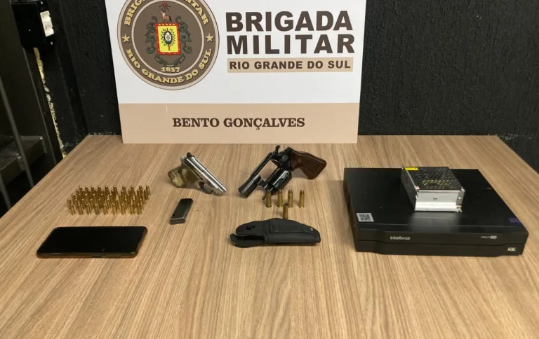 Homem é preso com revólver e pistola em Bento Gonçalves