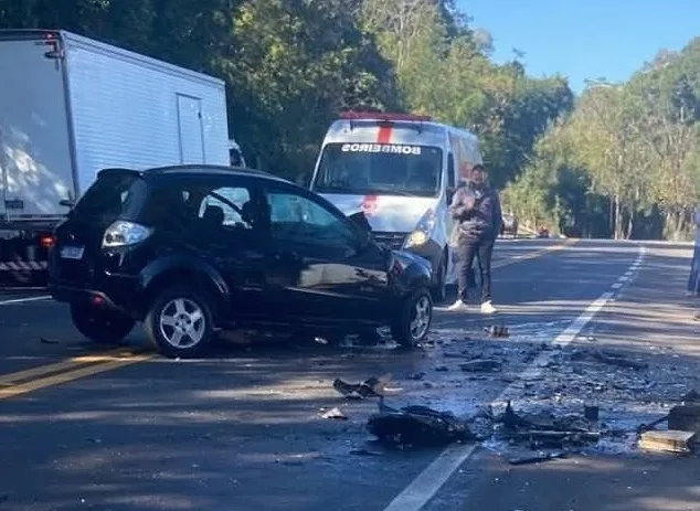 Mulher morre em grave acidente na BR-470, em Nova Prata