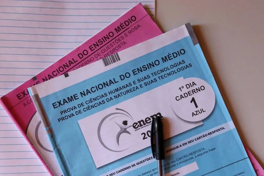 A pasta prevê que o edital com as regras do Enem 2025 será publicado em breve no Diário Oficial da União. (Foto: Shutterstock | Brenda Rocha)