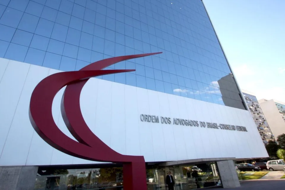 OAB proíbe inscrição de candidatos condenados por crimes raciais. Foto: Divulgação/Facebook OAB Nacional. OAB proíbe inscrição de candidatos condenados por crimes raciais. Foto: Divulgação/Facebook OAB Nacional.