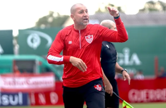 Técnico Márcio Nunes. (Foto: Guarany de Bagé/Divulgação)