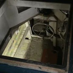 A embarcação é suspeita de ter sido usada para transporte de drogas em direção ao continente europeu. Foto: PF/Divulgação.