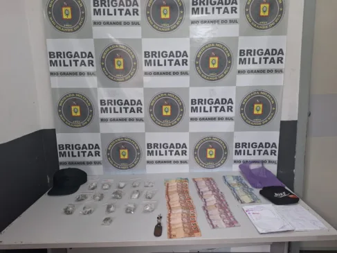 Brigada Militar apreende adolescente por tráfico de entorpecentes em Caxias do Sul. Foto: 12° BPM/Divulgação.
