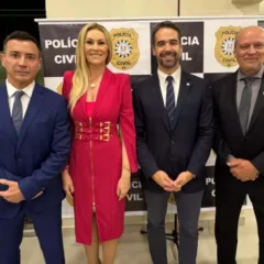 O secretário Sandro Caron (à esquerda) e o governador Eduardo Leite (centro) prestigiaram o novo chefe da corporação, Heraldo Chaves Guerreiro, e a subchefe Adriana Regina da Costa. Foto: Divulgação