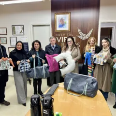 As peças foram confeccionadas no Projeto de Voluntariado Sala de Costura em parceria com a ONG Moradia e Cidadania e nos Cursos de Costura oferecidos. Foto: Andréia Copini/Divulgação.