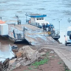 Travessia de balsa entre Santa Tereza e São Valentim do Sul é retomada com restrições neste domingo (22). Foto: Reprodução/Redes Sociais