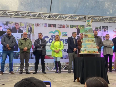 Caxias do Sul celebra 135 anos com bolo na praça e participação da comunidade. Foto: Yago de Boni/Grupo RSCOM.