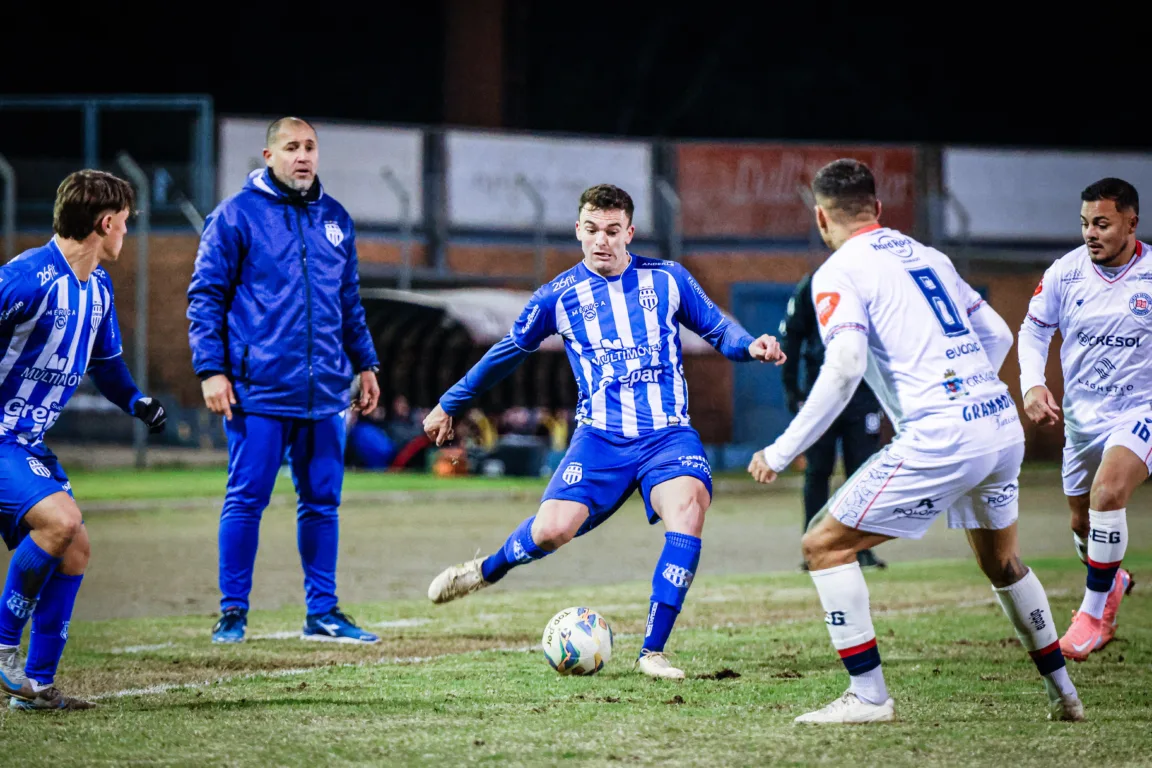 Esportivo entra em campo nesta segunda-feira, dia 30. (Foto: Kévin Sganzerla) Esportivo entra em campo nesta segunda-feira, dia 30. (Foto: Kévin Sganzerla)
