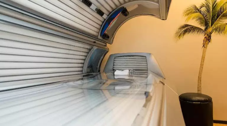 Justiça mantém proibição do bronzeamento artificial no Brasil