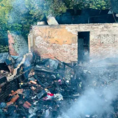 Casa ficou completamente destruída após incêndio no bairro Cruzeiro | Fotos: Marcelo Oliveira / Grupo RSCOM