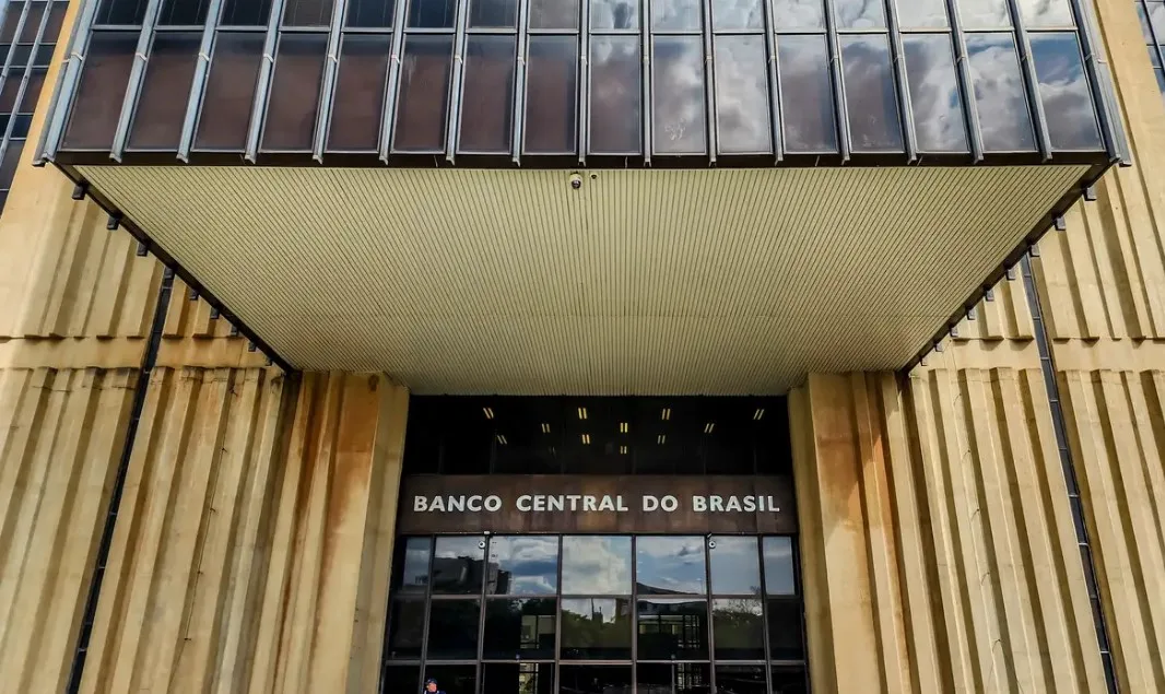 Juros do cartão de crédito sobem a 449,9% ao ano. Foto: Rafa Neddermeyer/Agência Brasil/Divulgação.