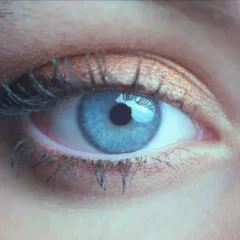 Por que os olhos tremem involuntariamente quando estamos cansados - FOTO BY FREEPIK