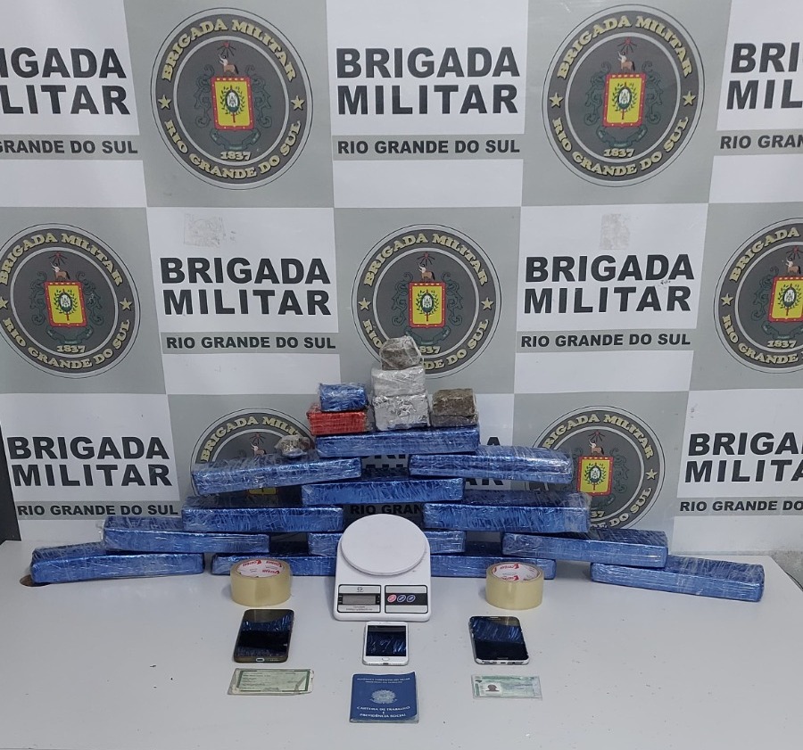 Brigada Militar apreende 9,5kg de maconha em Caxias do Sul. Foto: 4º BPChq/Divulgação.