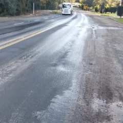 Gelo na pista provoca acidente na BR-470, em Vila Flores