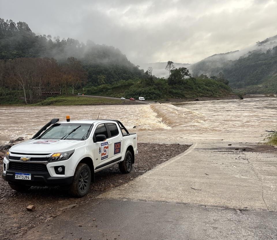 Ponte sobre o Rio das Antas permanece bloqueada.