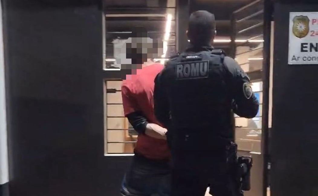 Homem é preso por vandalismo após danificar parquímetros em Bento Gonçalves