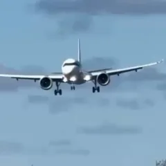Rajadas de vento obrigam avião a arremeter três vezes em Caxias do Sul