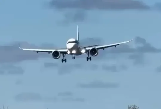 Rajadas de vento obrigam avião a arremeter três vezes em Caxias do Sul