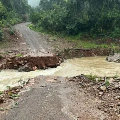 Chuvas causam bloqueios e danos em estradas do interior de Veranópolis