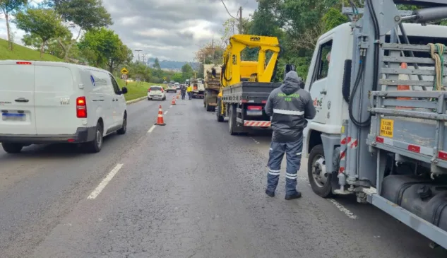 Operação Quatro Rodas flagra 18 caminhões em mau estado de conservação. Foto: Divulgação Fiscalização de Trânsito.
