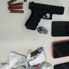 Polícia estoura ponto de tráfico de drogas e prende criminoso em Flores da Cunha