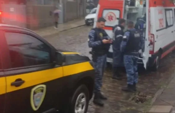 Homem é preso após agredir a própria mãe no bairro Santa Marta, em Bento Gonçalves