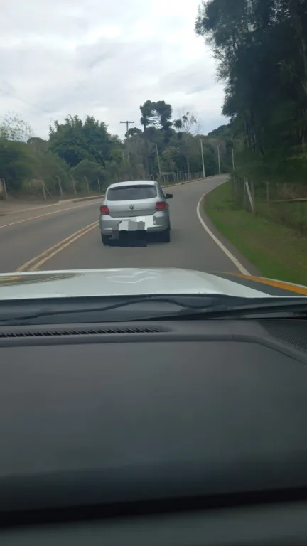 Homem é preso após perseguição policial e veículo furtado é recuperado em Farroupilha. Foto: Especial Leouve.