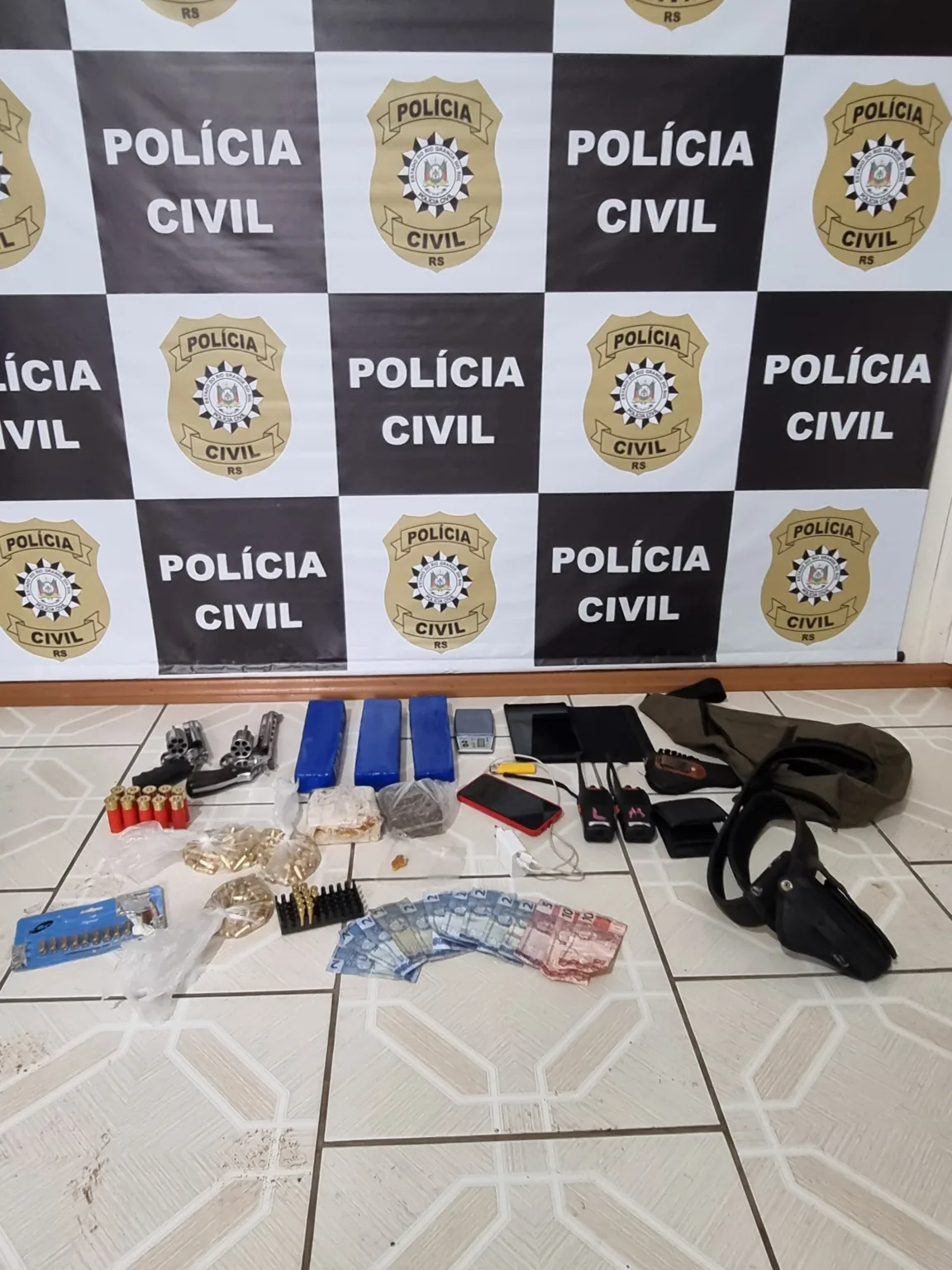 Chefe do tráfico em Jaquirana é preso com armas, drogas e munições