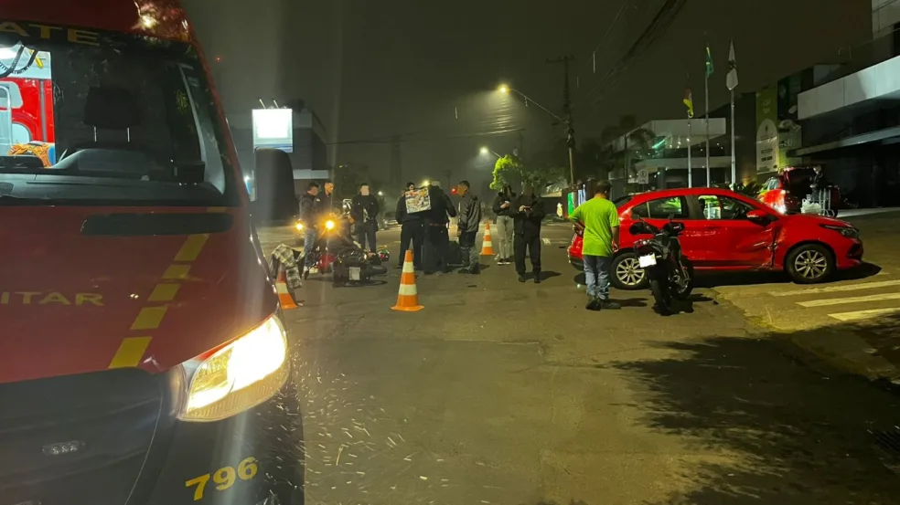 Motociclista fica ferida em colisão com carro em Bento Gonçalves Motociclista fica ferida em colisão com carro em Bento Gonçalves