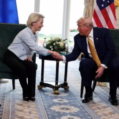 Ursula von der Leyen e Donald Trump fecham acordo de tarifas de 15% na Escócia (Foto: Evelyn Hockstein/Reuters)