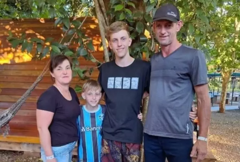 Família morre em colisão frontal na BR-392