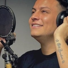  O cantor havia retornado às atividades há apenas dois meses, após um período de meio ano afastado devido a um acidente de trânsito. (Foto: Banda Os Atuais / Divulgação)