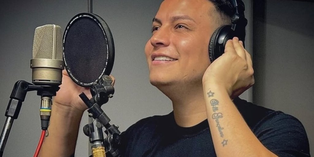  O cantor havia retornado às atividades há apenas dois meses, após um período de meio ano afastado devido a um acidente de trânsito. (Foto: Banda Os Atuais / Divulgação)