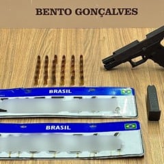 Brigada Militar apreende pistola e veículo clonado no bairro Ouro Verde, em Bento Gonçalves