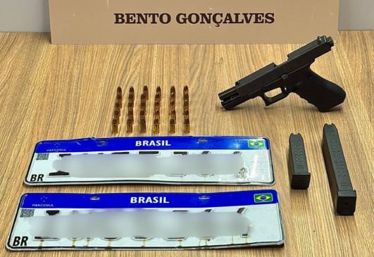 Brigada Militar apreende pistola e veículo clonado no bairro Ouro Verde, em Bento Gonçalves
