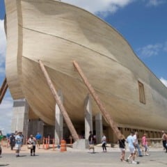 Um dos exemplos mais conhecidos é o Ark Encounter, localizado no Condado de Grant, em Williamstown, Kentucky (EUA). (Foto: AP)