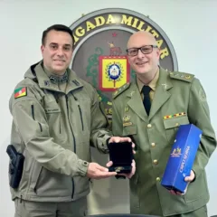 COMANDO