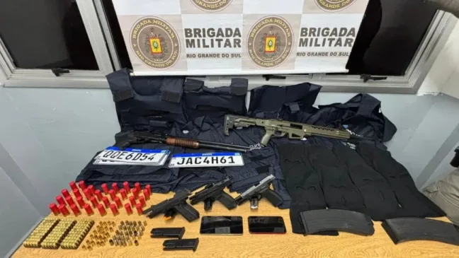 Ação da Brigada Militar em Canoas termina com dois mortos, três presos e grande apreensão de armas